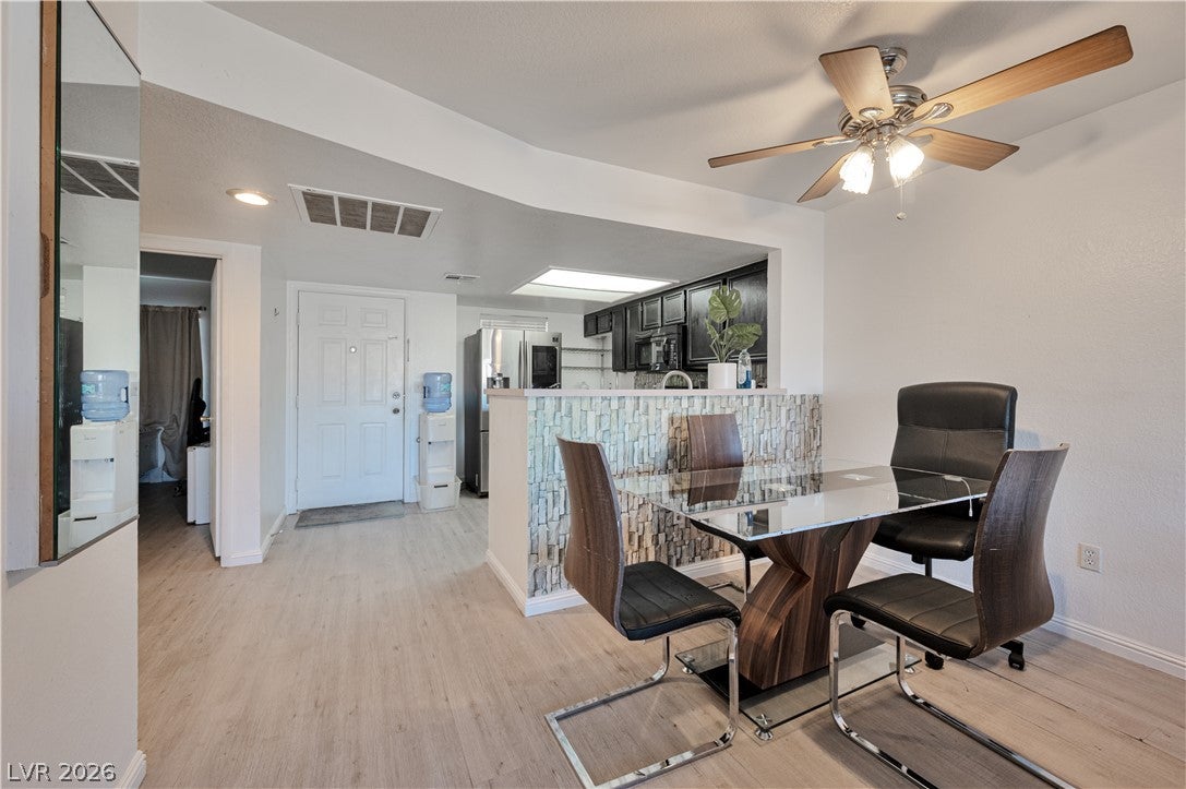 8025 W Russell Road 1090