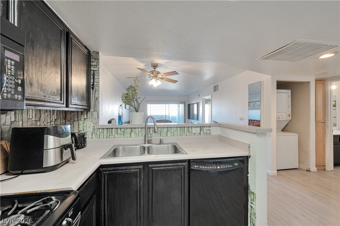 8025 W Russell Road 1090