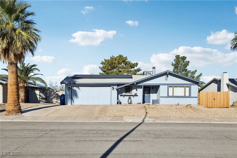 Photo of 415 Chateau Drive, Henderson, NV 89002 (MLS # 2739321)