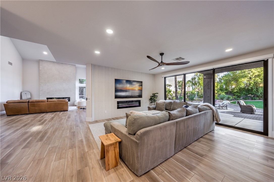 9901 Laurel Springs Avenue