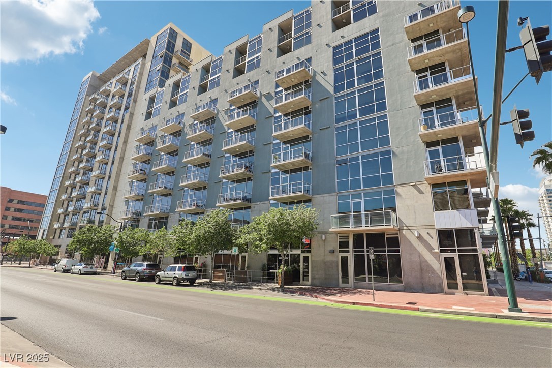 353 E Bonneville Avenue 806