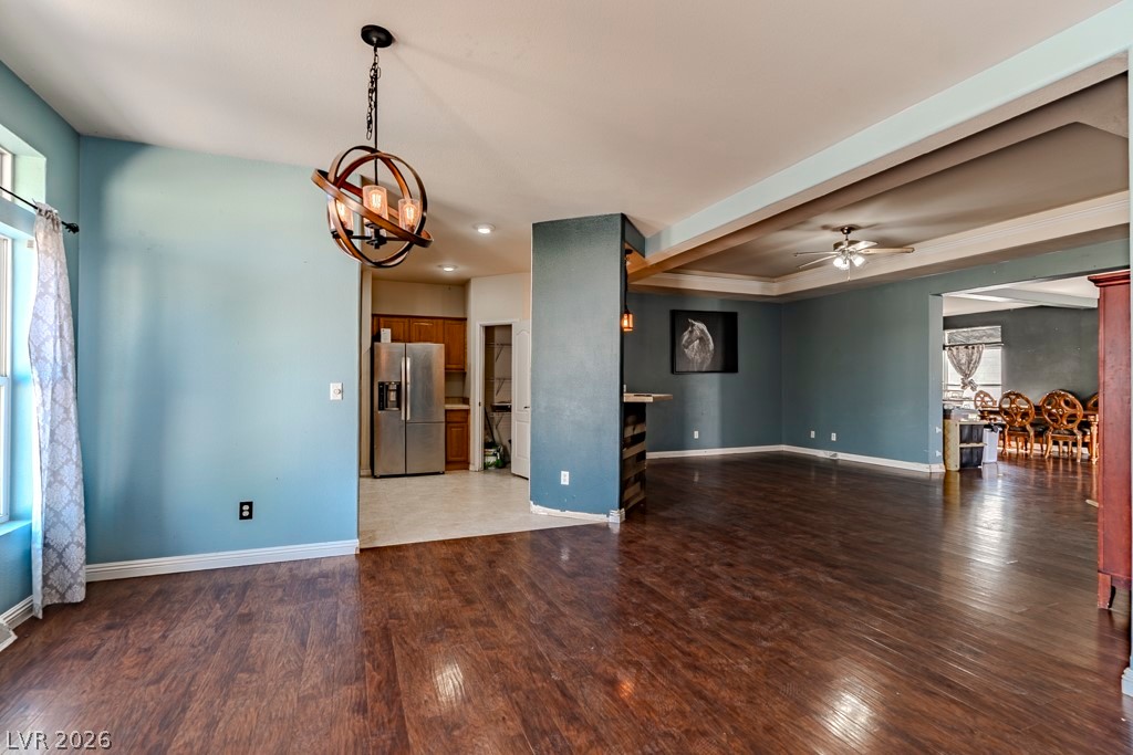 159 W Winston Lane