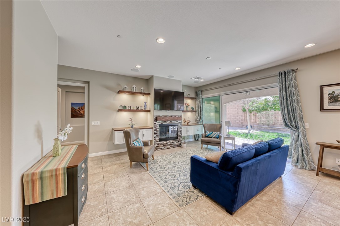 2101 Canvas Edge Drive, Henderson, Nevada image 9