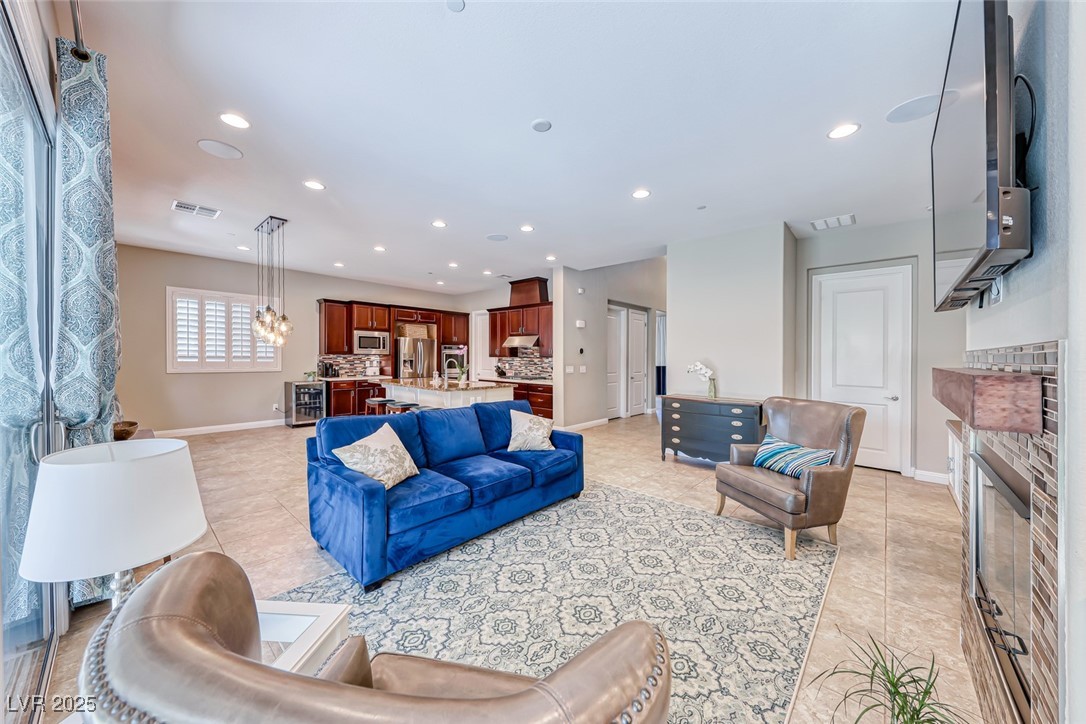 2101 Canvas Edge Drive, Henderson, Nevada image 11