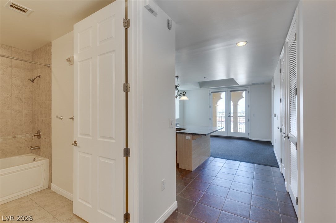 2405 W Serene Avenue 823