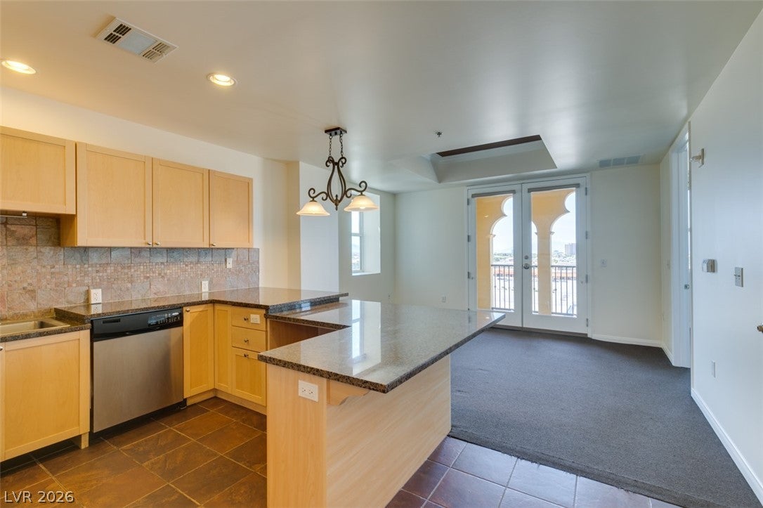 2405 W Serene Avenue 823
