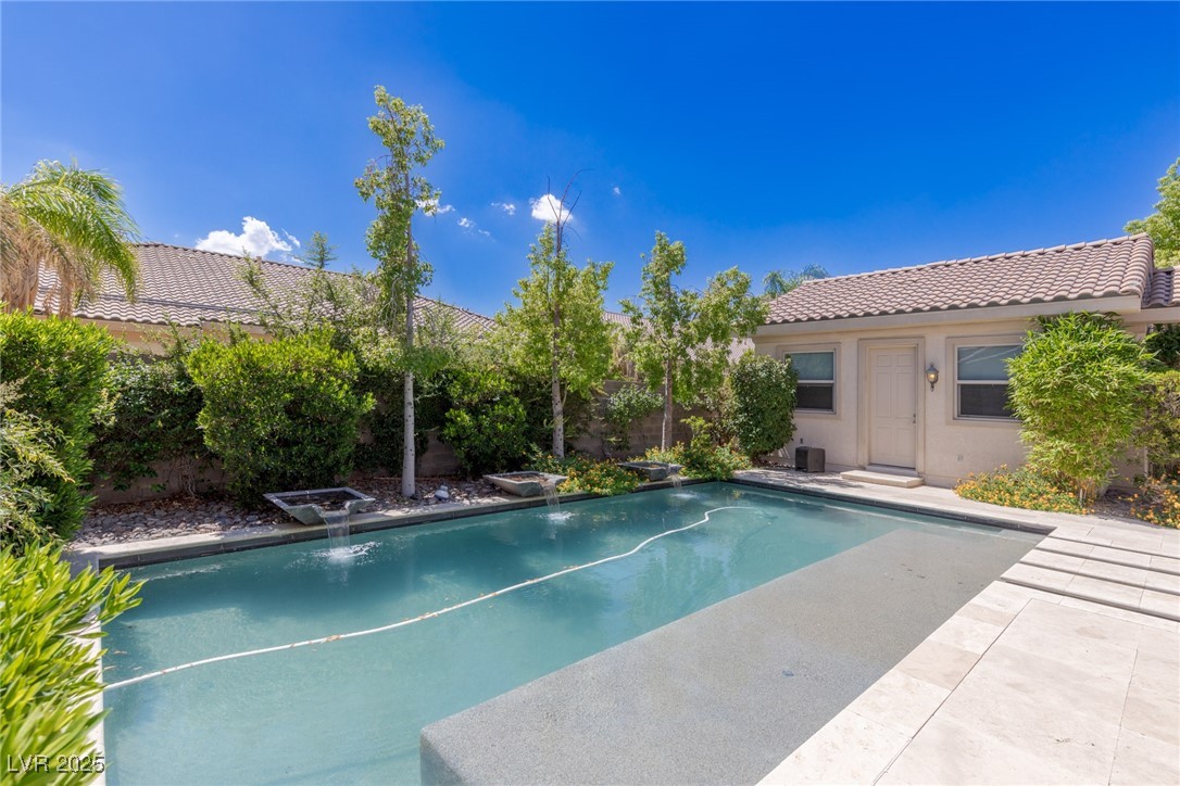 Las Vegas, Nevada 89139, United States, 5 Bedrooms Bedrooms, ,5 BathroomsBathrooms,Residential,Active,250094