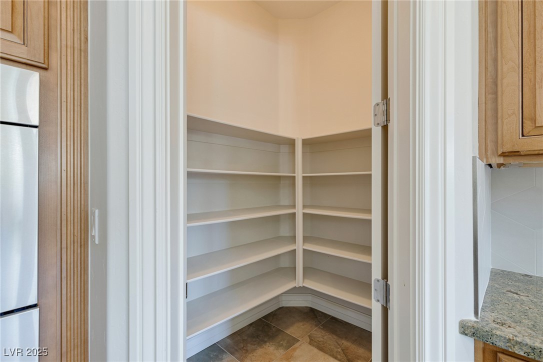 Las Vegas, Nevada 89139, United States, 5 Bedrooms Bedrooms, ,5 BathroomsBathrooms,Residential,Active,250094