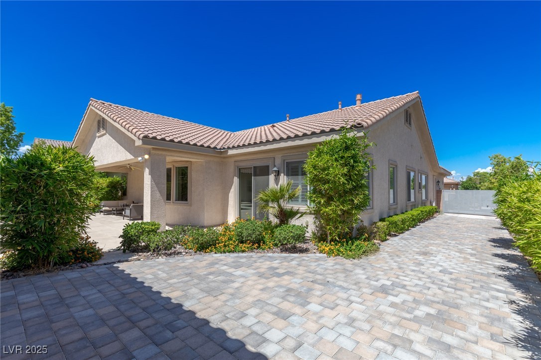 Las Vegas, Nevada 89139, United States, 5 Bedrooms Bedrooms, ,5 BathroomsBathrooms,Residential,Active,250094