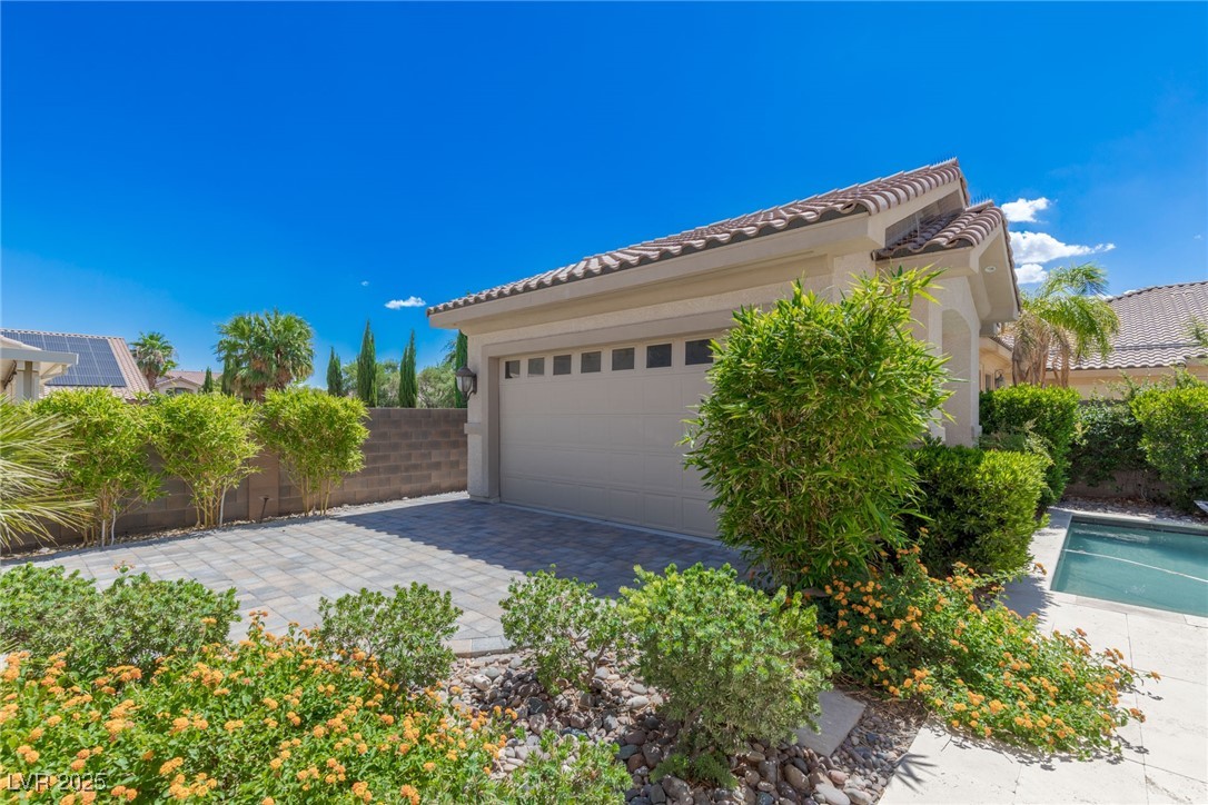 Las Vegas, Nevada 89139, United States, 5 Bedrooms Bedrooms, ,5 BathroomsBathrooms,Residential,Active,250094