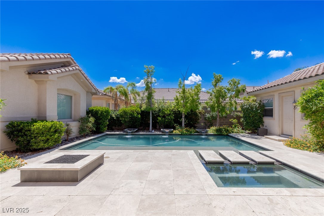 Las Vegas, Nevada 89139, United States, 5 Bedrooms Bedrooms, ,5 BathroomsBathrooms,Residential,Active,250094