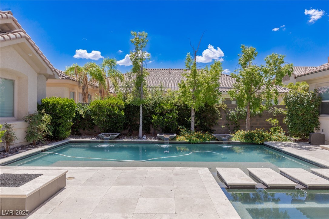 Las Vegas, Nevada 89139, United States, 5 Bedrooms Bedrooms, ,5 BathroomsBathrooms,Residential,Active,250094