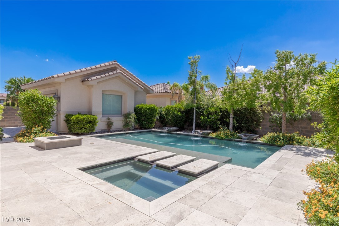 Las Vegas, Nevada 89139, United States, 5 Bedrooms Bedrooms, ,5 BathroomsBathrooms,Residential,Active,250094