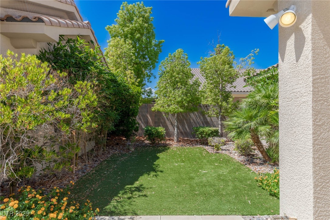 Las Vegas, Nevada 89139, United States, 5 Bedrooms Bedrooms, ,5 BathroomsBathrooms,Residential,Active,250094