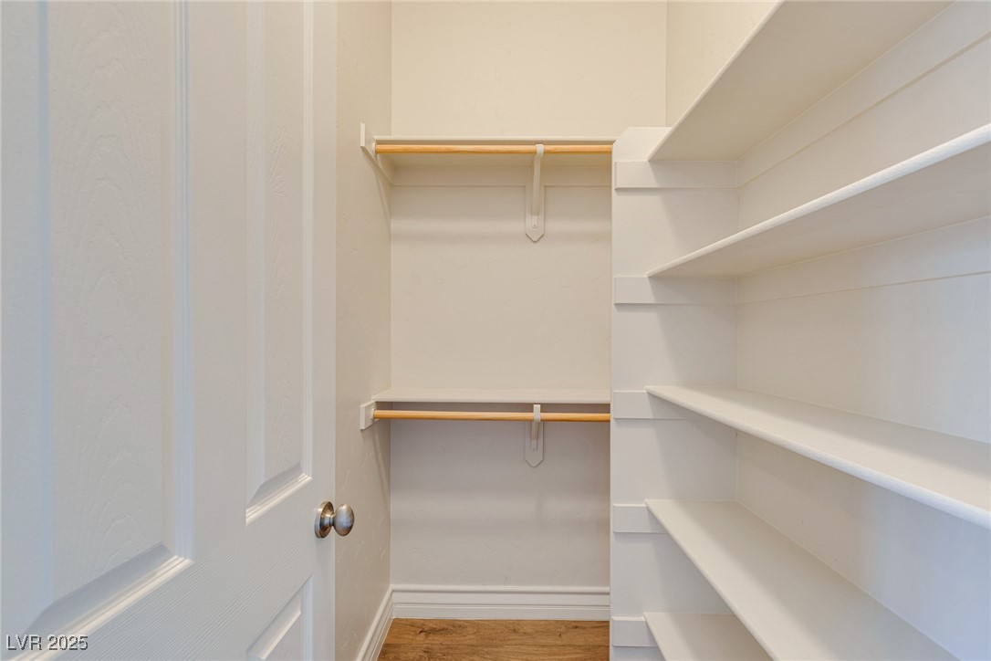 Las Vegas, Nevada 89139, United States, 5 Bedrooms Bedrooms, ,5 BathroomsBathrooms,Residential,Active,250094