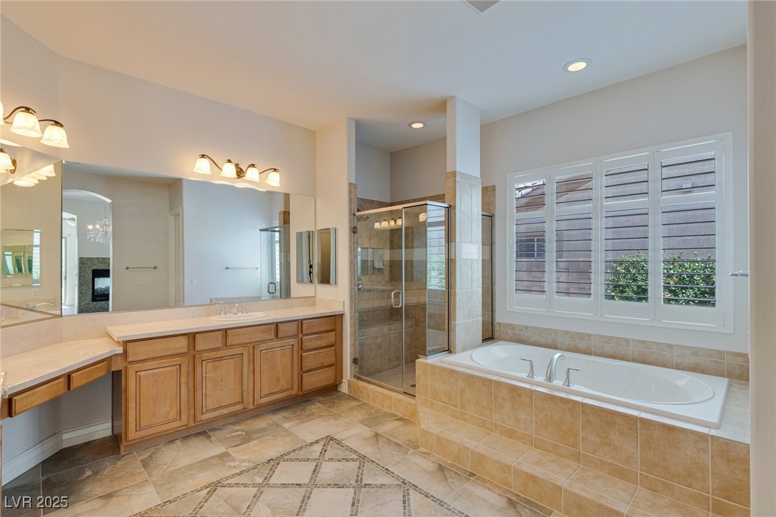 Las Vegas, Nevada 89139, United States, 5 Bedrooms Bedrooms, ,5 BathroomsBathrooms,Residential,Active,250094