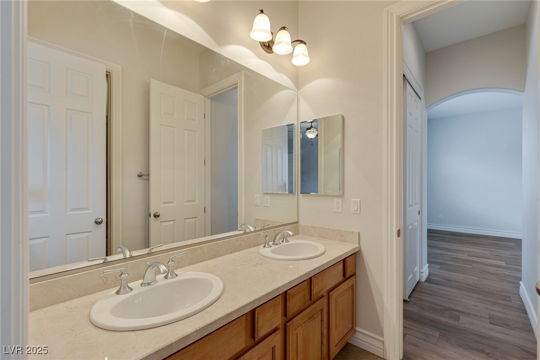 Las Vegas, Nevada 89139, United States, 5 Bedrooms Bedrooms, ,5 BathroomsBathrooms,Residential,Active,250094