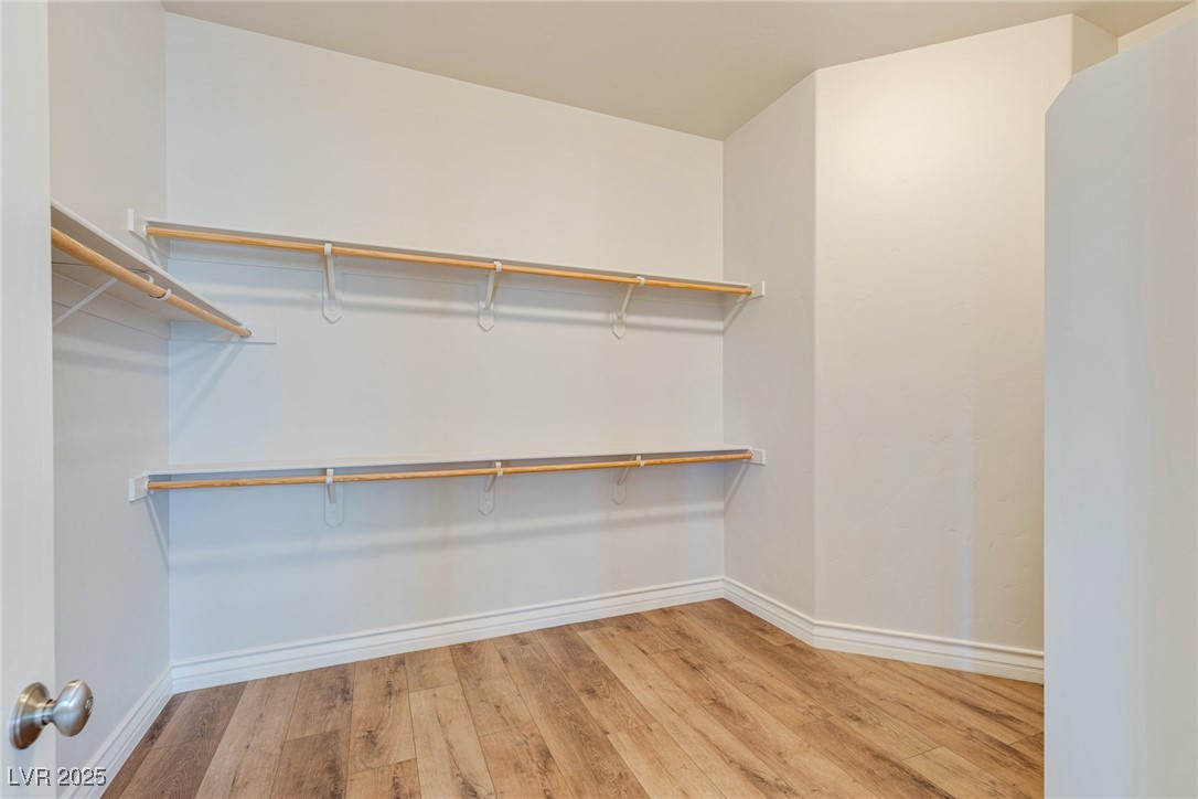 Las Vegas, Nevada 89139, United States, 5 Bedrooms Bedrooms, ,5 BathroomsBathrooms,Residential,Active,250094