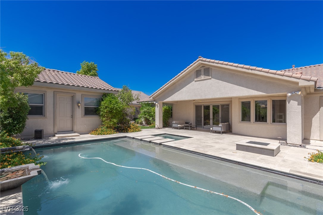 Las Vegas, Nevada 89139, United States, 5 Bedrooms Bedrooms, ,5 BathroomsBathrooms,Residential,Active,250094