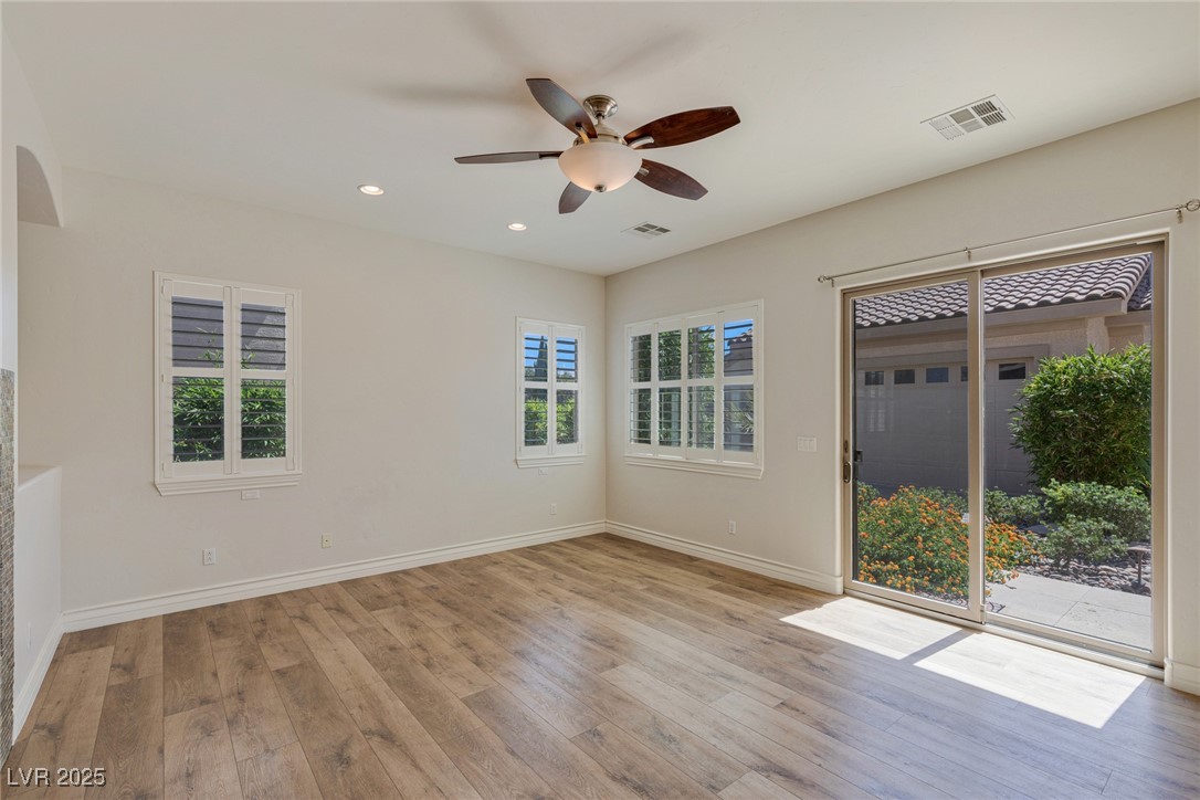 Las Vegas, Nevada 89139, United States, 5 Bedrooms Bedrooms, ,5 BathroomsBathrooms,Residential,Active,250094