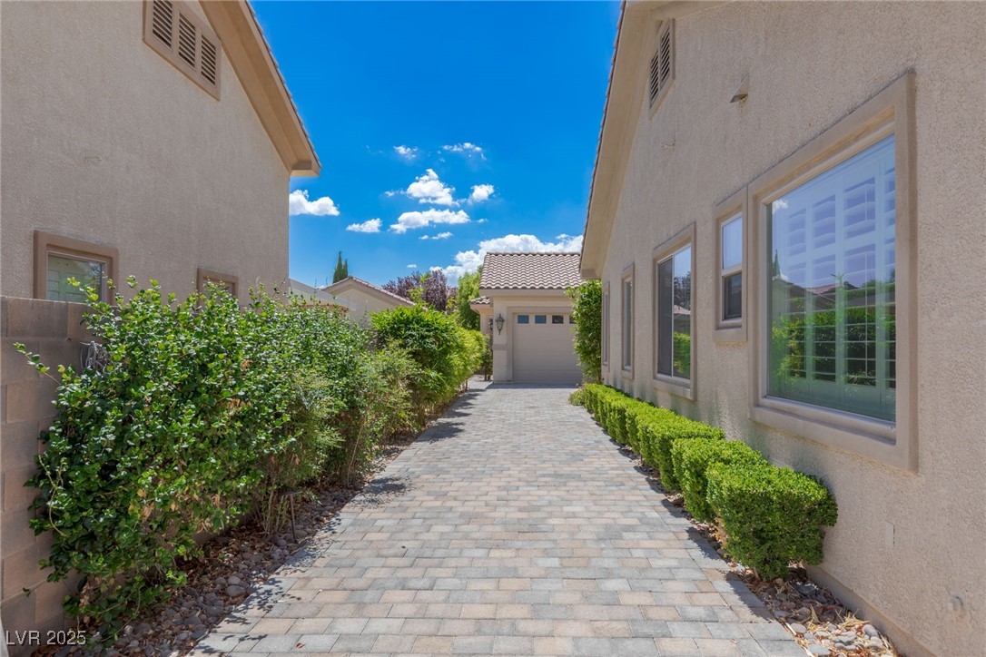 Las Vegas, Nevada 89139, United States, 5 Bedrooms Bedrooms, ,5 BathroomsBathrooms,Residential,Active,250094