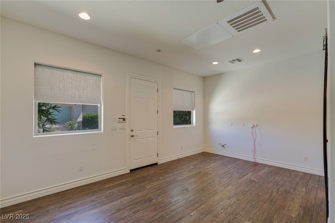 Las Vegas, Nevada 89139, United States, 5 Bedrooms Bedrooms, ,5 BathroomsBathrooms,Residential,Active,250094