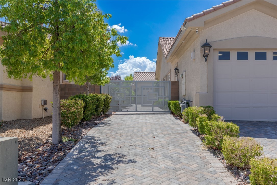 Las Vegas, Nevada 89139, United States, 5 Bedrooms Bedrooms, ,5 BathroomsBathrooms,Residential,Active,250094