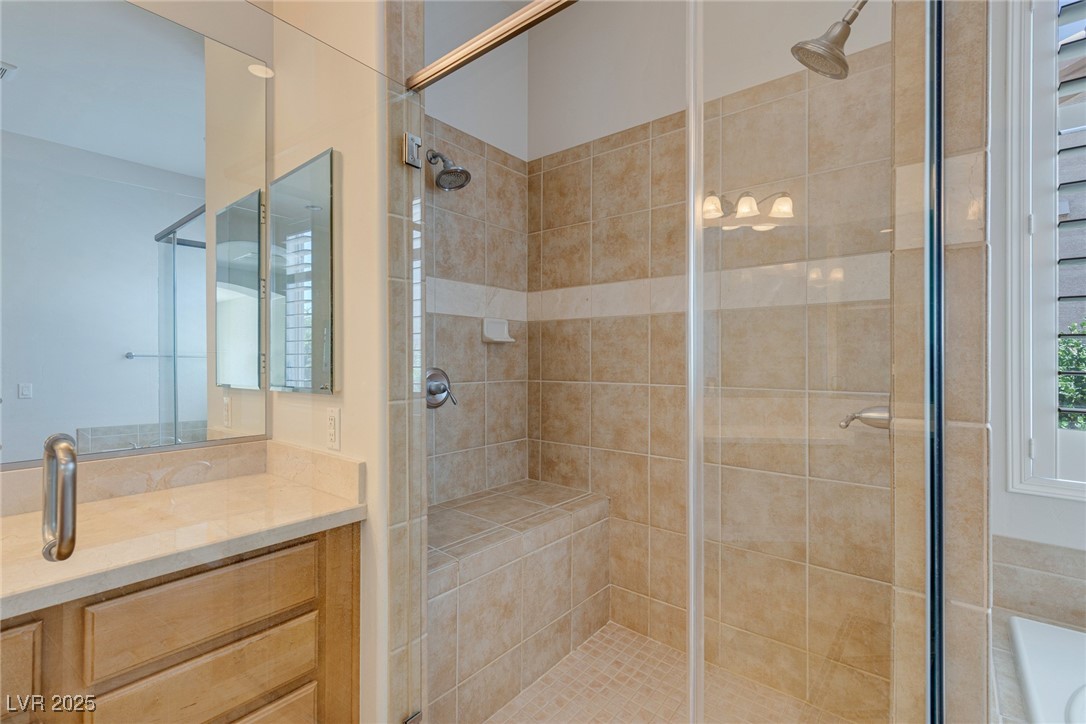 Las Vegas, Nevada 89139, United States, 5 Bedrooms Bedrooms, ,5 BathroomsBathrooms,Residential,Active,250094