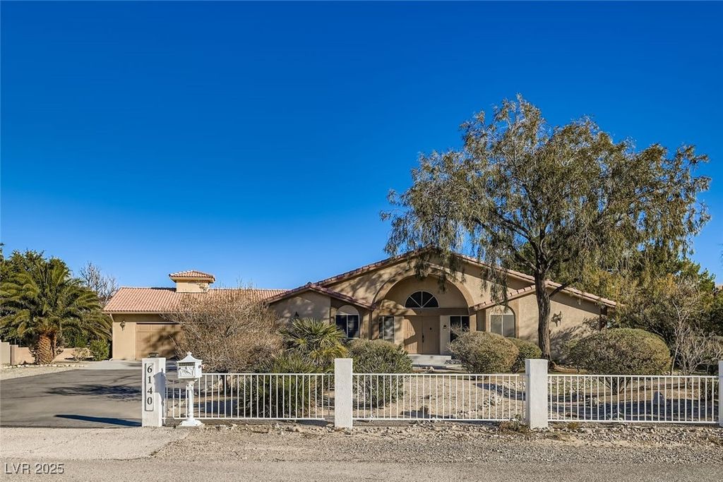 Photo of 6140 N Grand Canyon Drive, Las Vegas, NV 89149 (MLS # 2740860)