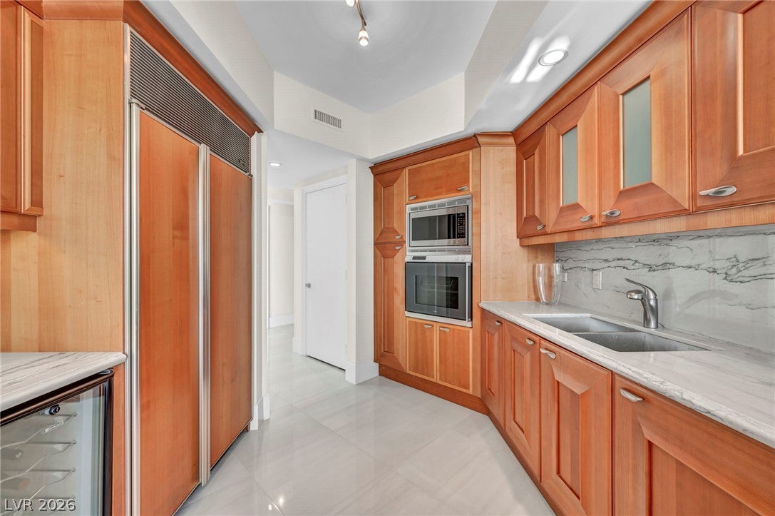 2777 Paradise Road 2304
