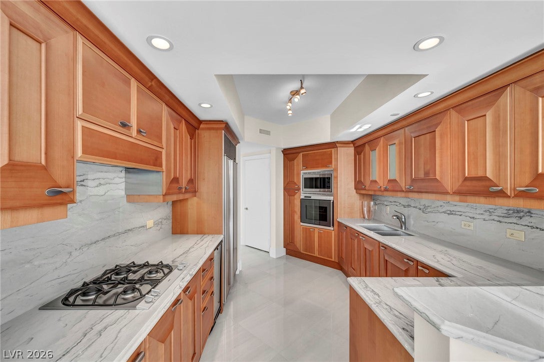 2777 Paradise Road 2304