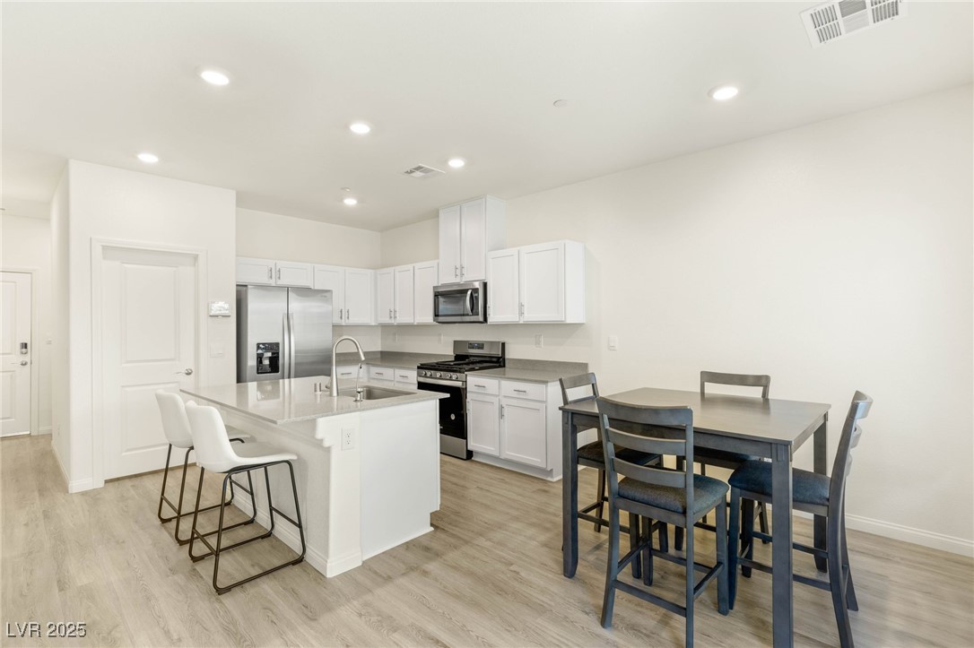 Las Vegas, Nevada 89141, United States, 3 Bedrooms Bedrooms, ,2 BathroomsBathrooms,Residential,Active,253209