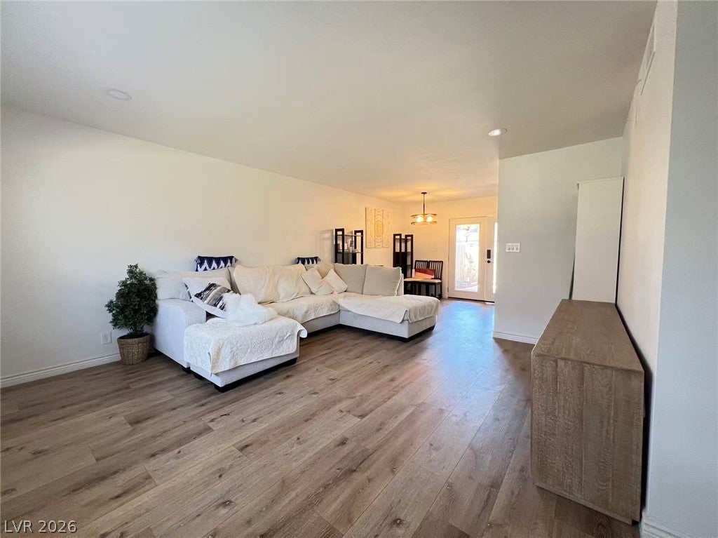 6223 Meadow View Lane