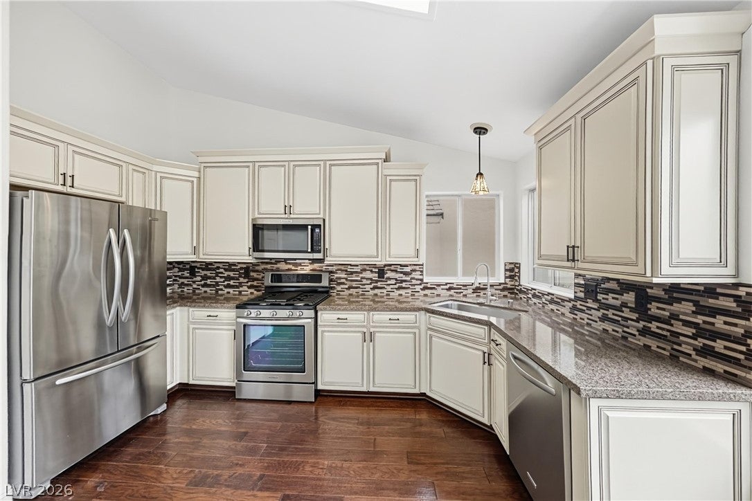 9474 Lightning Bay Court