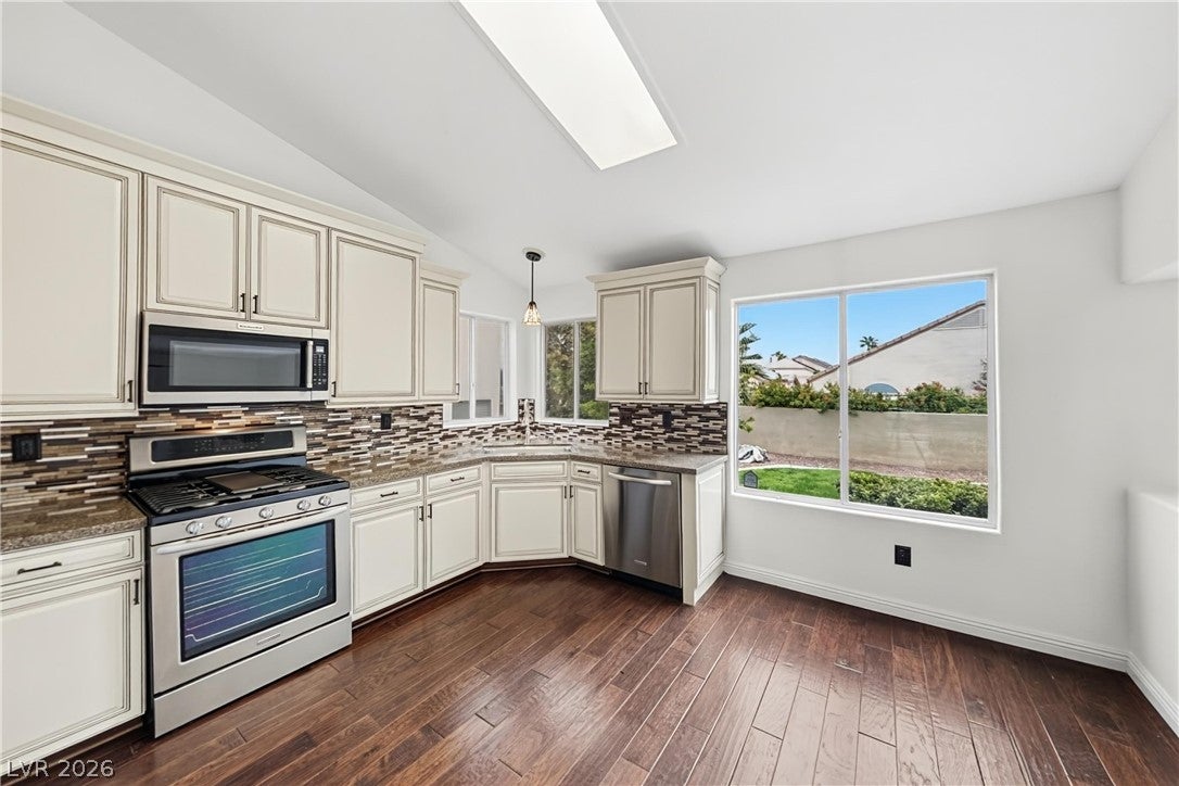 9474 Lightning Bay Court