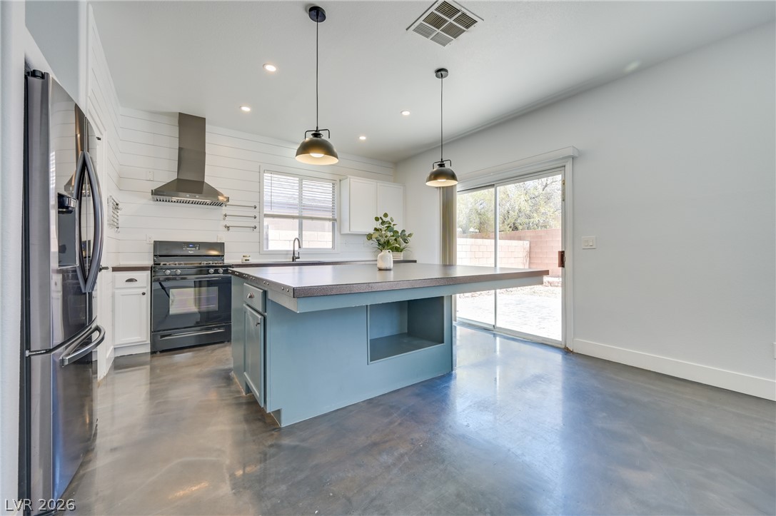 7016 Flowering Willow Street