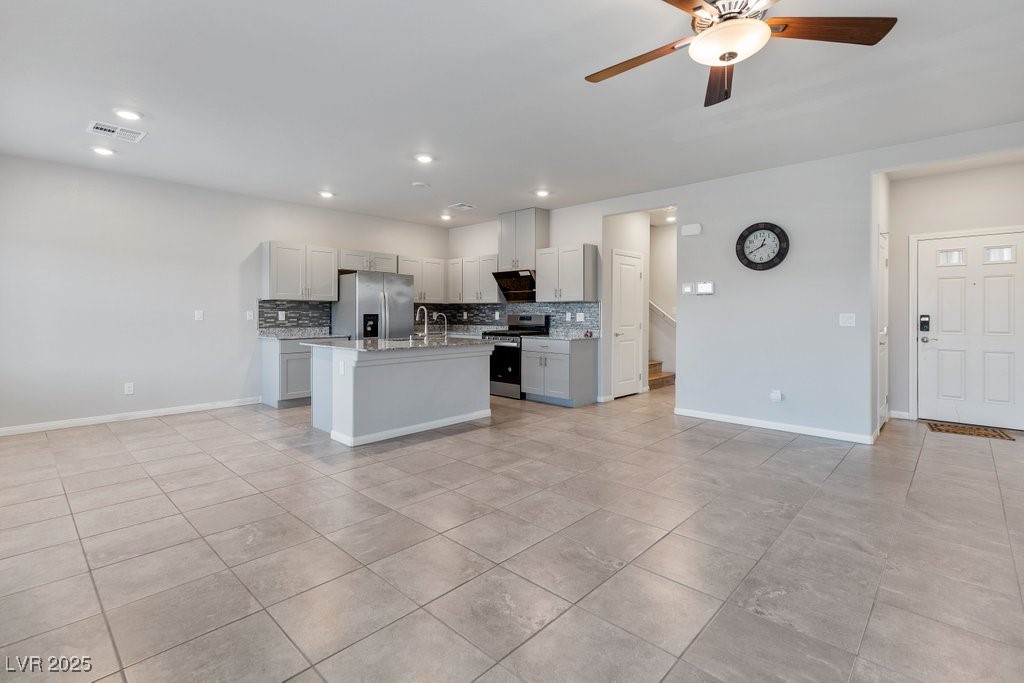 7432 Red Plumeria Avenue