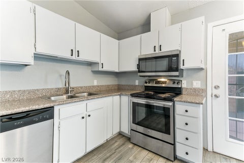 Townhouse For Sale - 326 Linn Lane<br/> Clark County, Las Vegas, NV 89110
