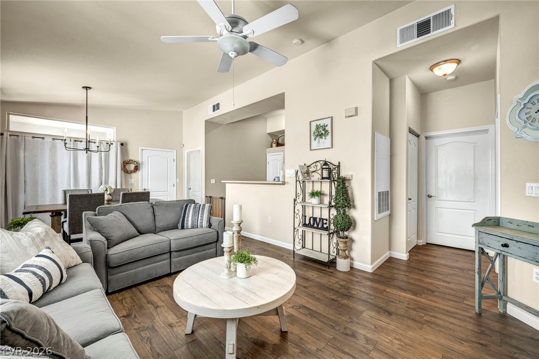 2305 W Horizon Ridge Parkway 3621