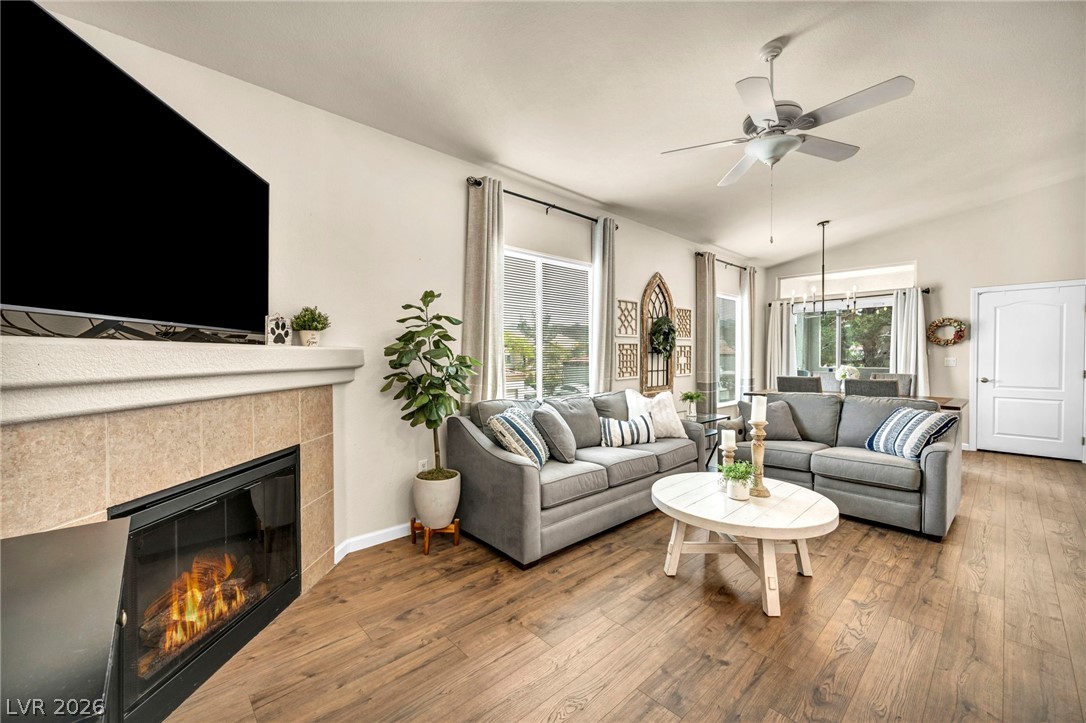 2305 W Horizon Ridge Parkway 3621