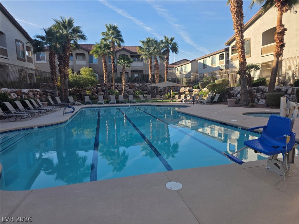 2305 W Horizon Ridge Parkway 2124