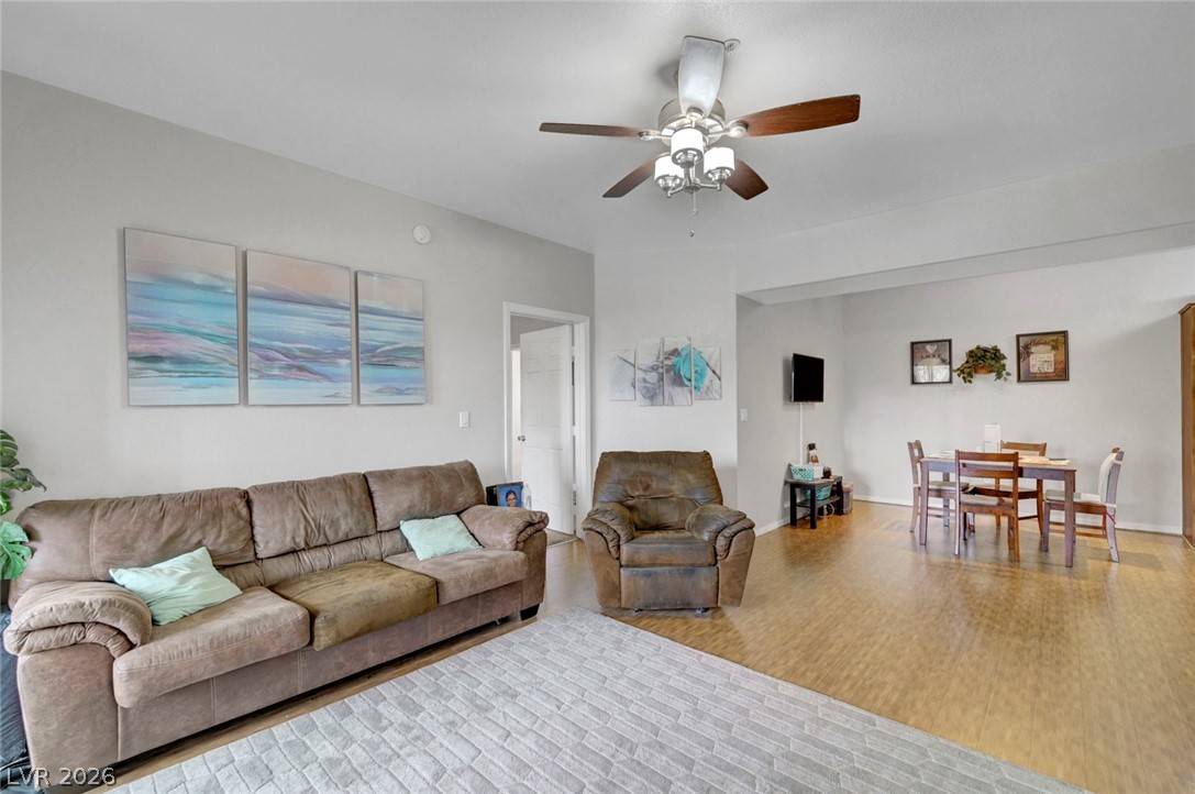 2291 W Horizon Ridge Parkway 10256