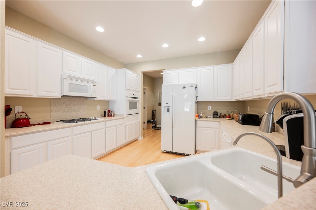 Properties 4 2091 Gunnison Place