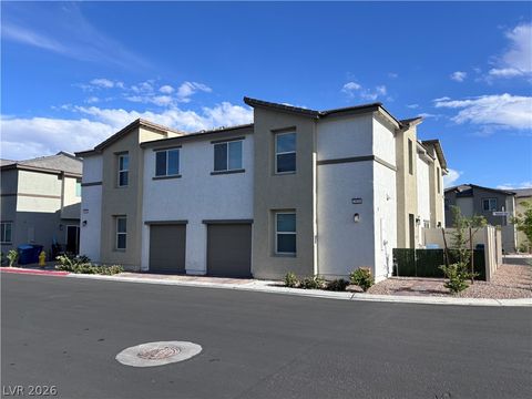 Townhouse For Rent - 2833 Champagne Gold Avenue<br/> Clark County, North Las Vegas, NV 89086