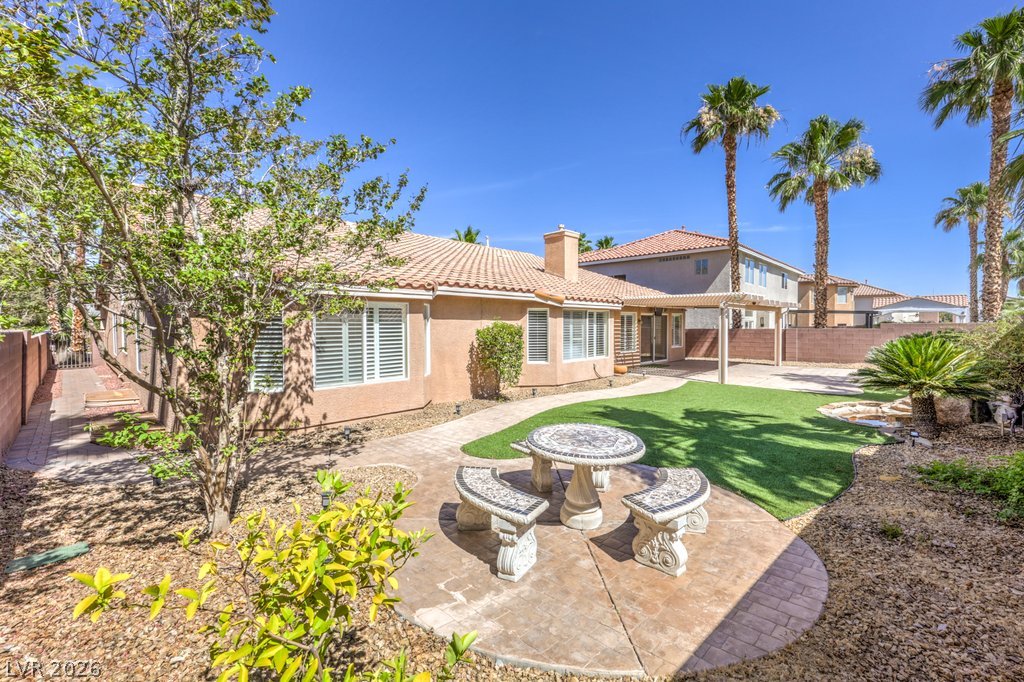 7546 Gossamer Wind Street