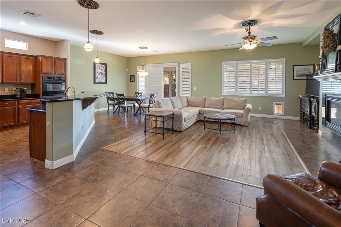 Las Vegas, Nevada 89178, United States, 6 Bedrooms Bedrooms, ,4 BathroomsBathrooms,Residential,Active,195646