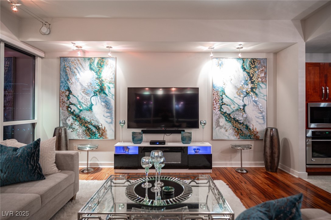 4525 Dean Martin Drive 1000