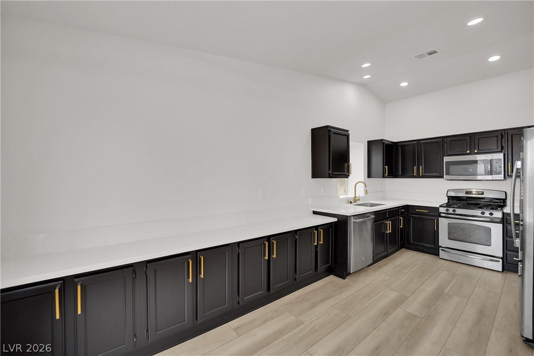 908 Sunnyfield Way