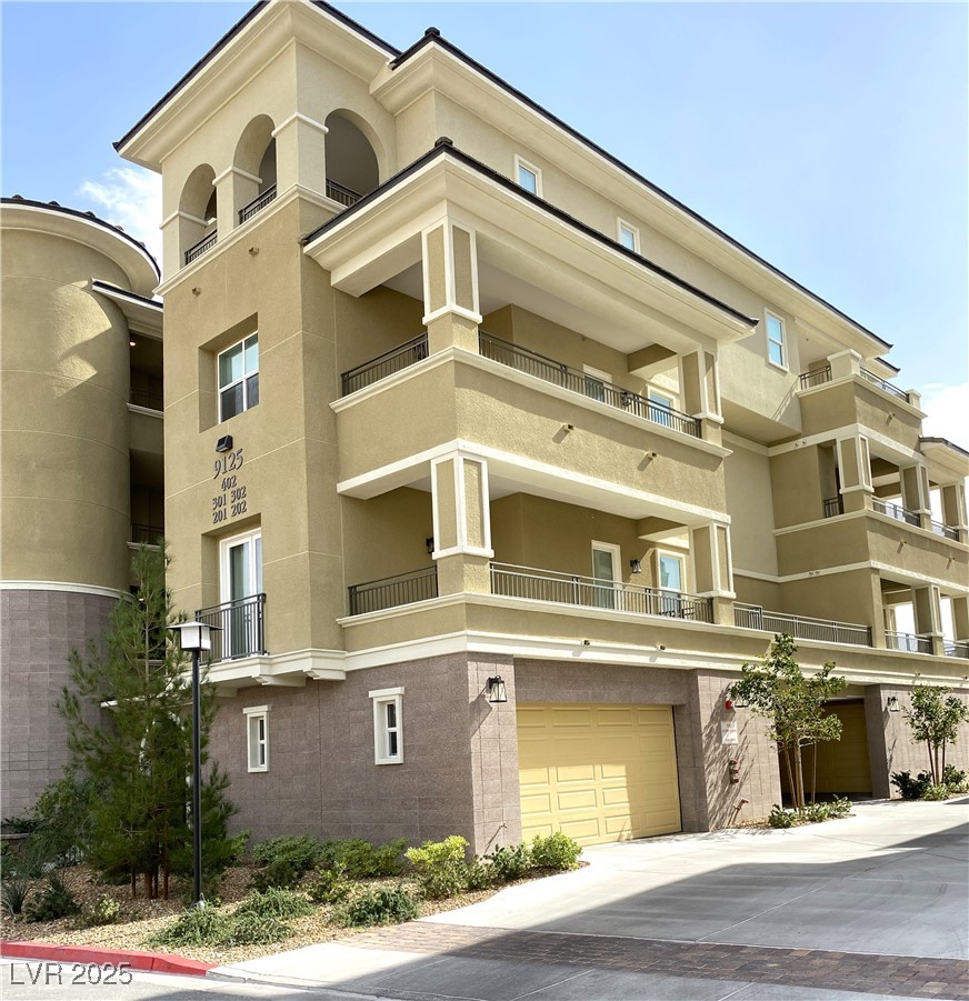 9125 Las Manaitas Avenue 302
