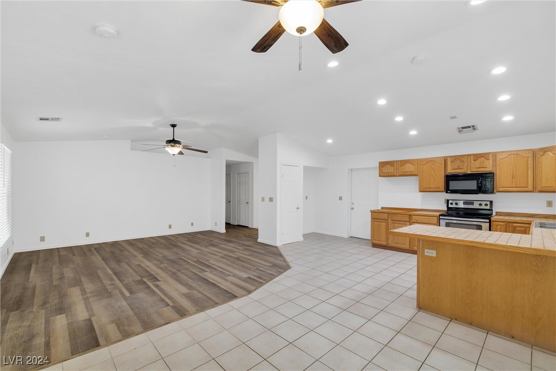 1861 Upland Avenue, Pahrump, Texas image 3